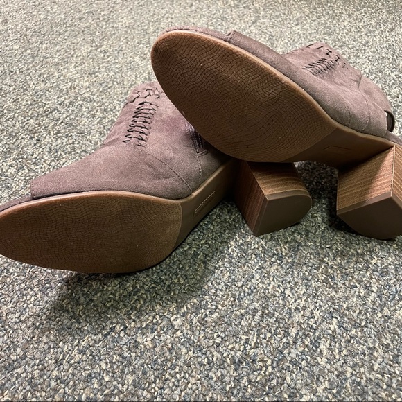 RUFF HEWN Gray Suede-like Heeled Toeless Booties 9M - Picture 4 of 4
